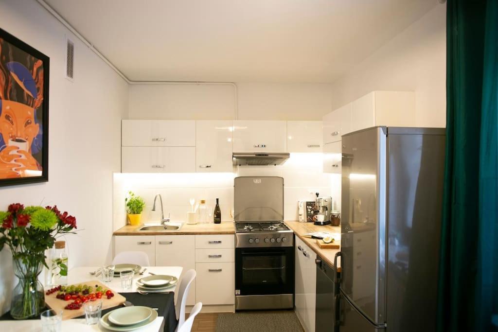 Oomph Warsaw Center Well Designed Apartment With Balcony Exterior photo